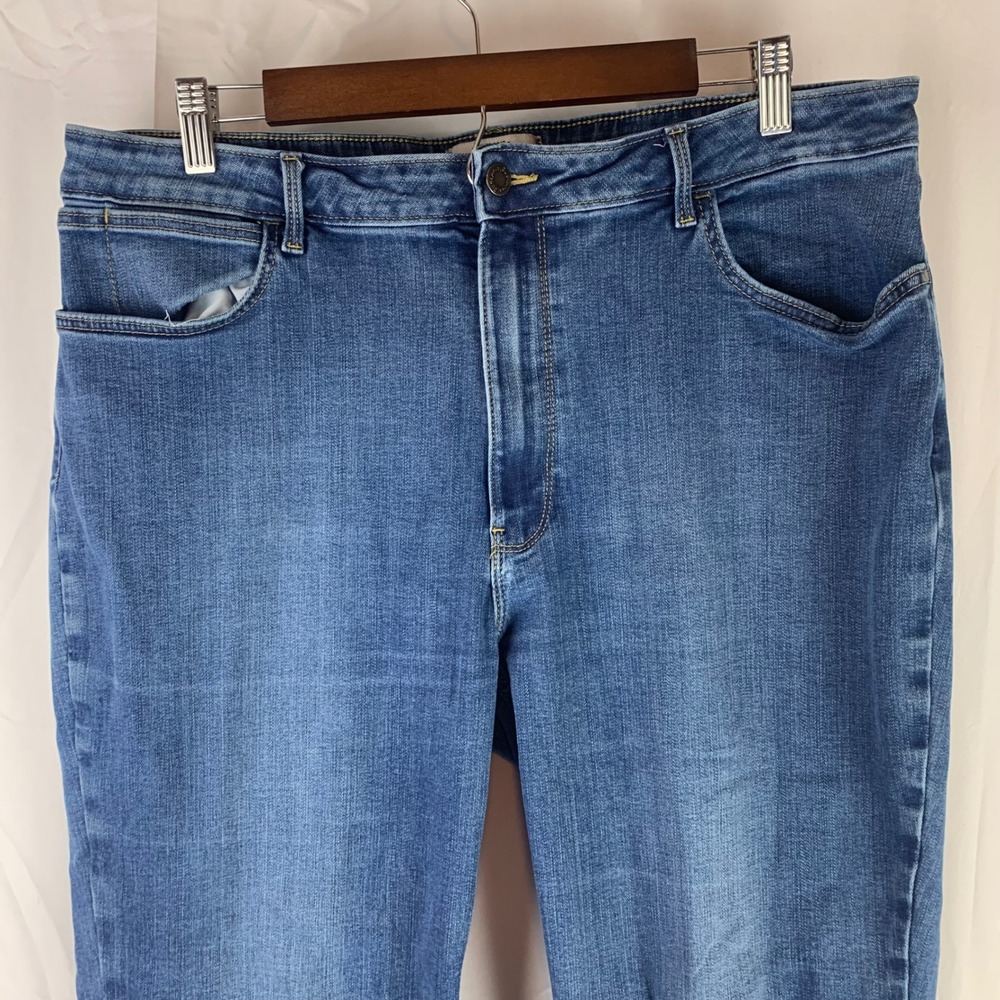 Wrangler Jeans Womens 18x30‎ Blue High Rise True Straight Stretch Medium Wash - Picture 2 of 11